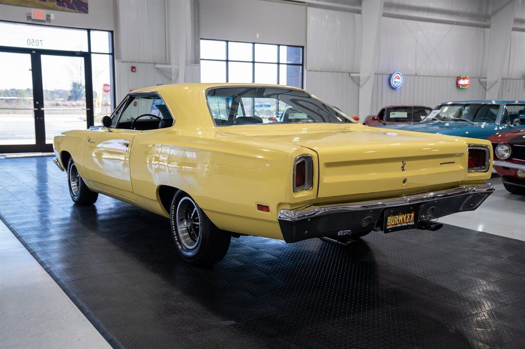 Plymouth-Road-Runner-1969-Yellow-Black-77549-2