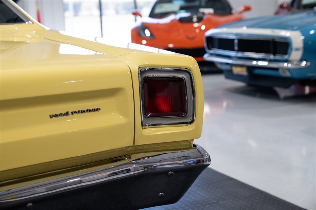 Plymouth-Road-Runner-1969-Yellow-Black-77549-23