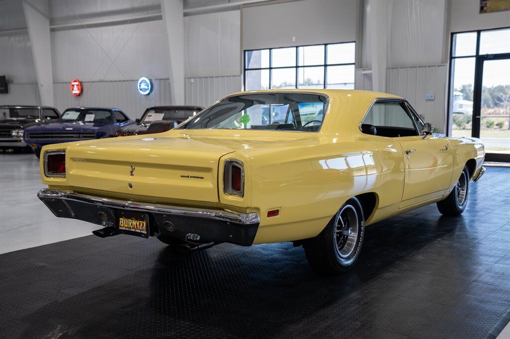 Plymouth-Road-Runner-1969-Yellow-Black-77549-5