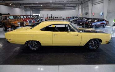 Plymouth-Road-Runner-1969-Yellow-Black-77549-6