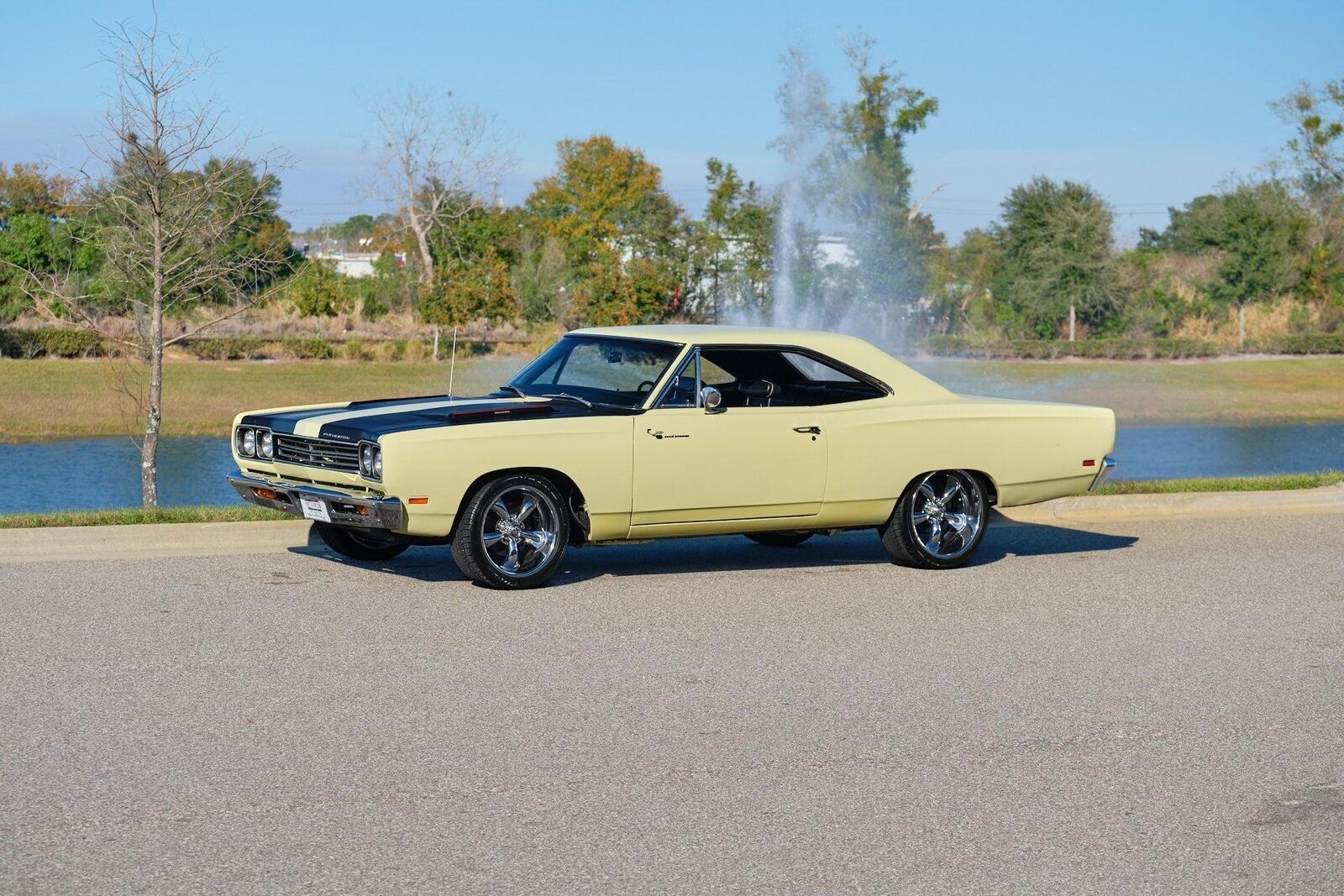 Plymouth-Road-Runner-1969-Yellow-Black-84066-21