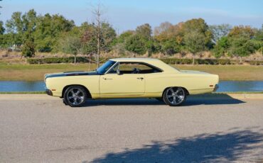 Plymouth-Road-Runner-1969-Yellow-Black-84066-22