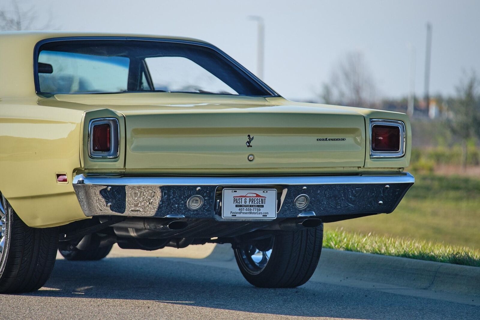 Plymouth-Road-Runner-1969-Yellow-Black-84066-25