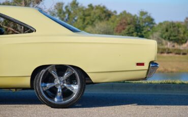 Plymouth-Road-Runner-1969-Yellow-Black-84066-26