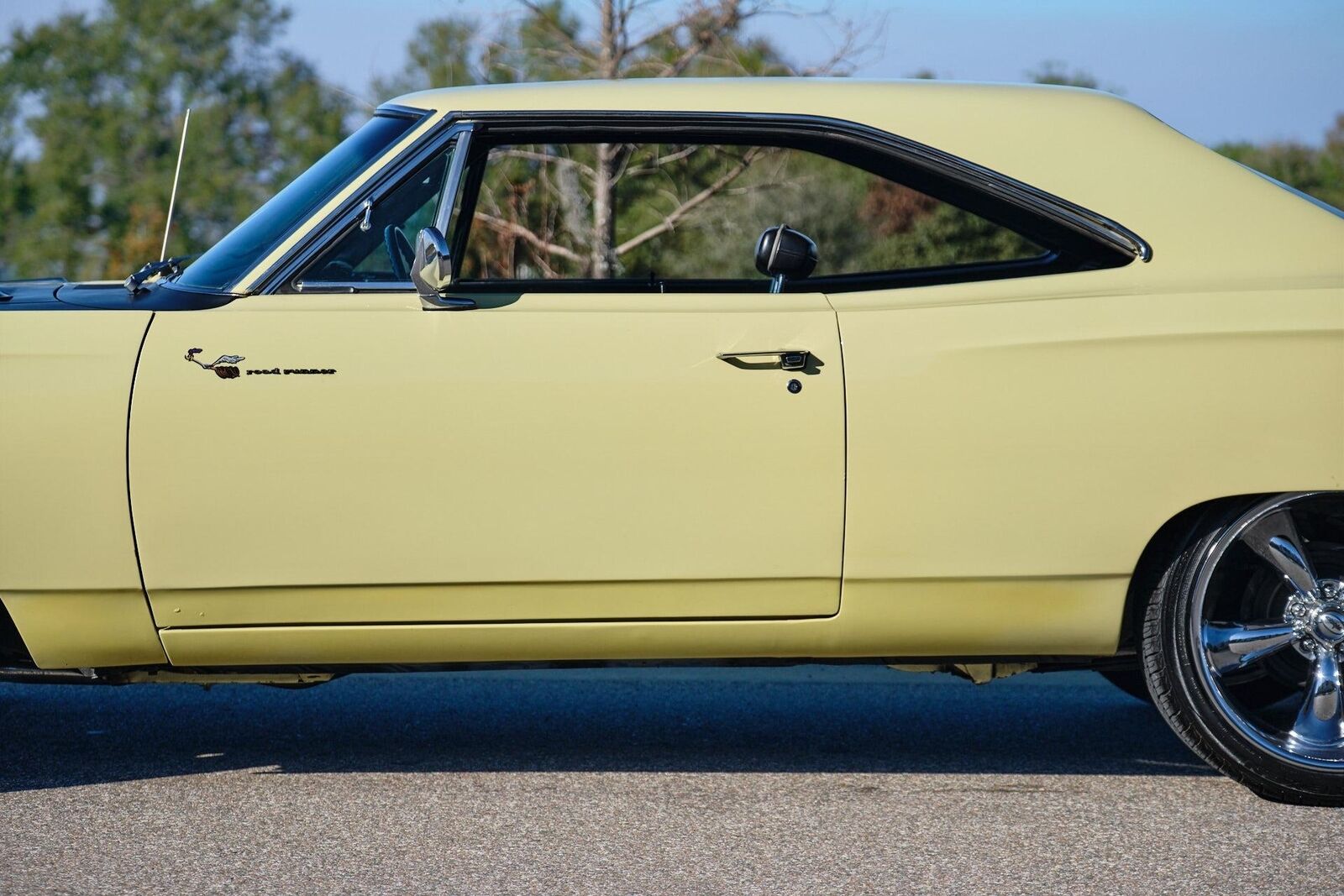 Plymouth-Road-Runner-1969-Yellow-Black-84066-27