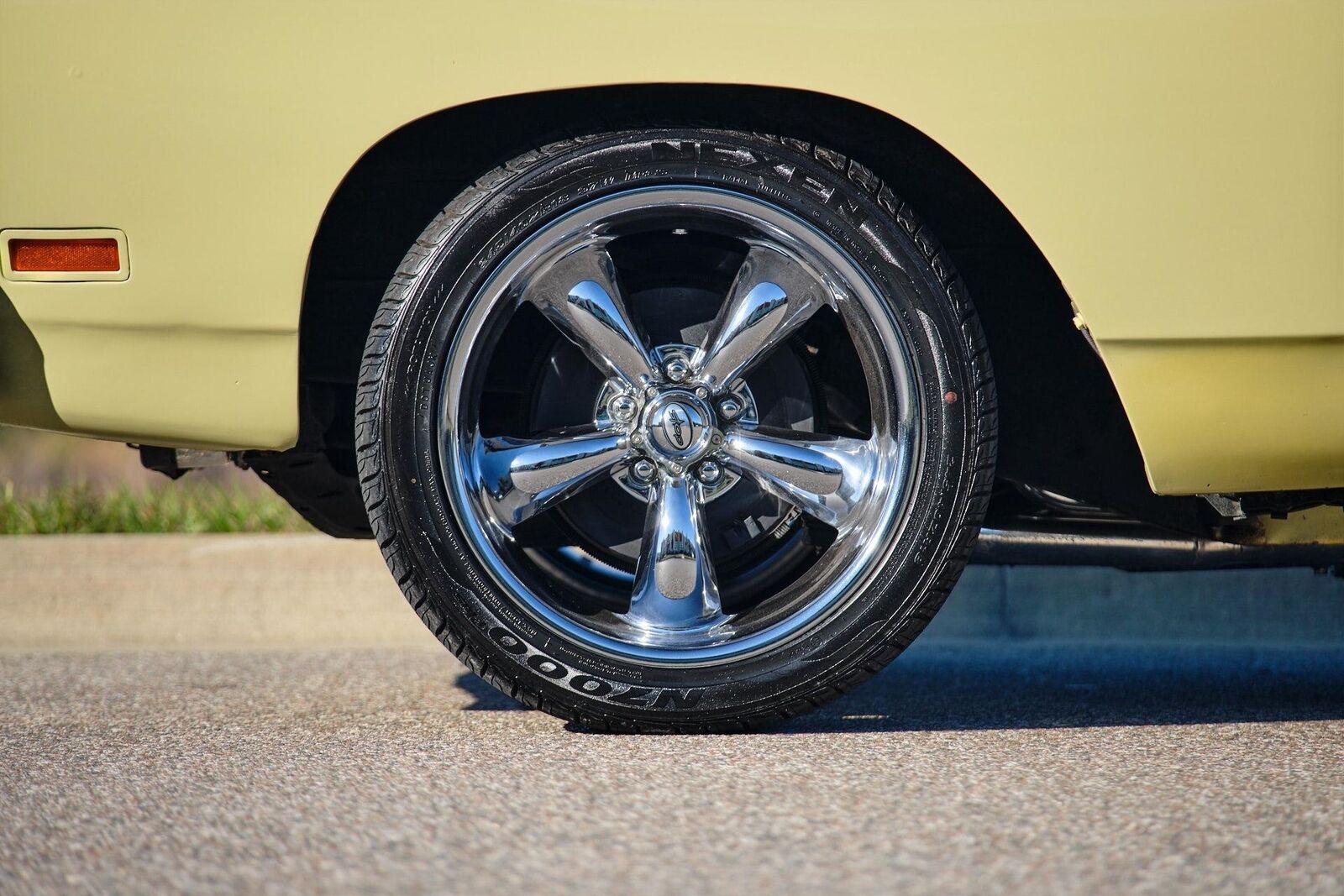 Plymouth-Road-Runner-1969-Yellow-Black-84066-33