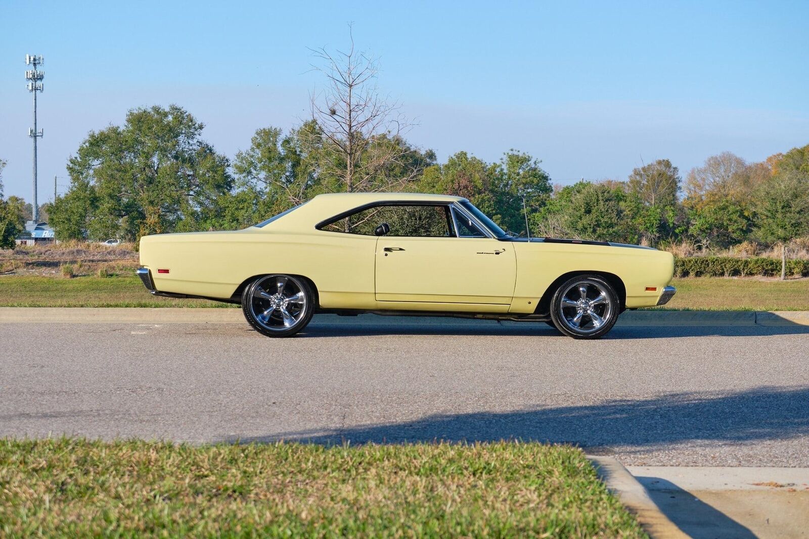 Plymouth-Road-Runner-1969-Yellow-Black-84066-37