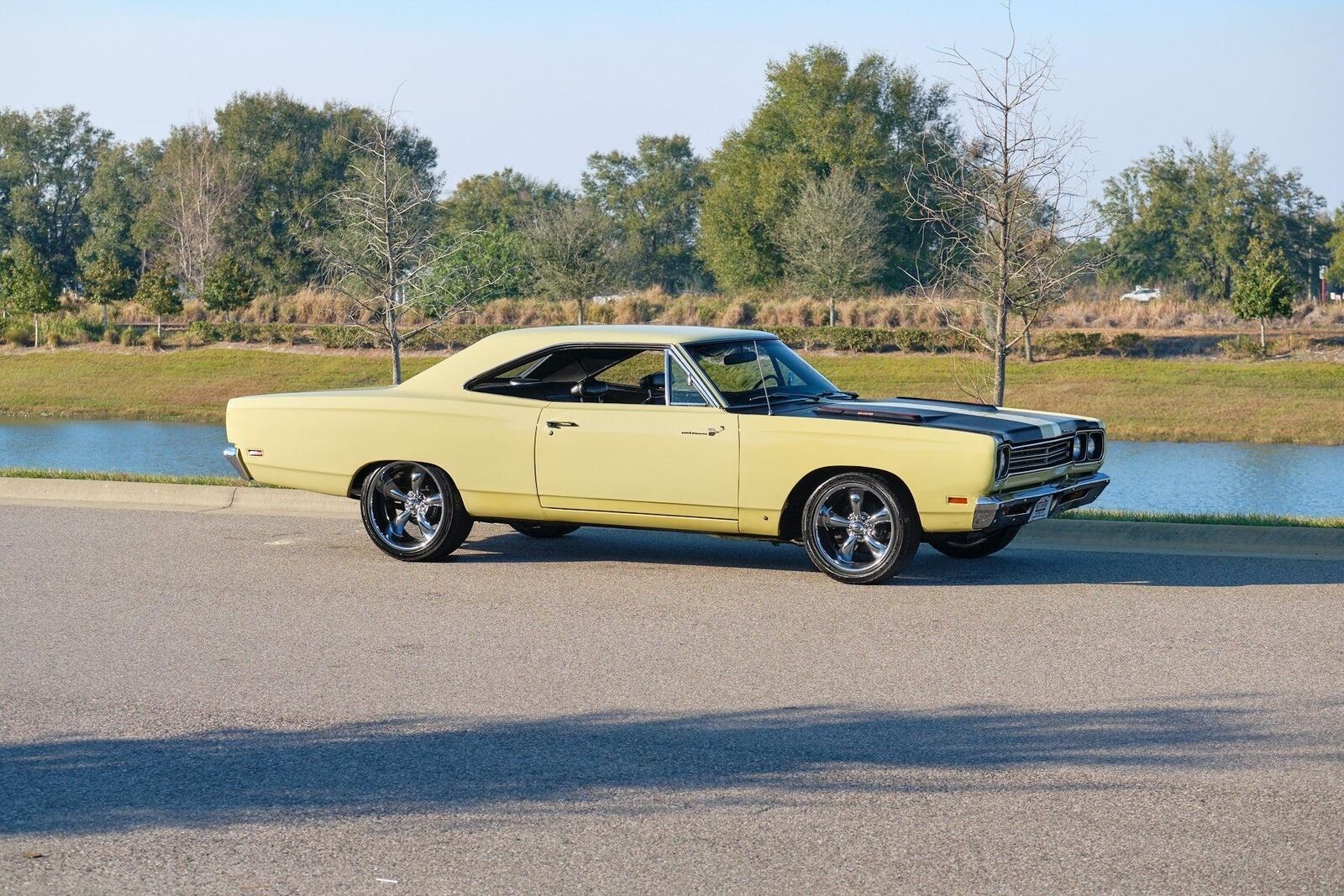 Plymouth-Road-Runner-1969-Yellow-Black-84066-39