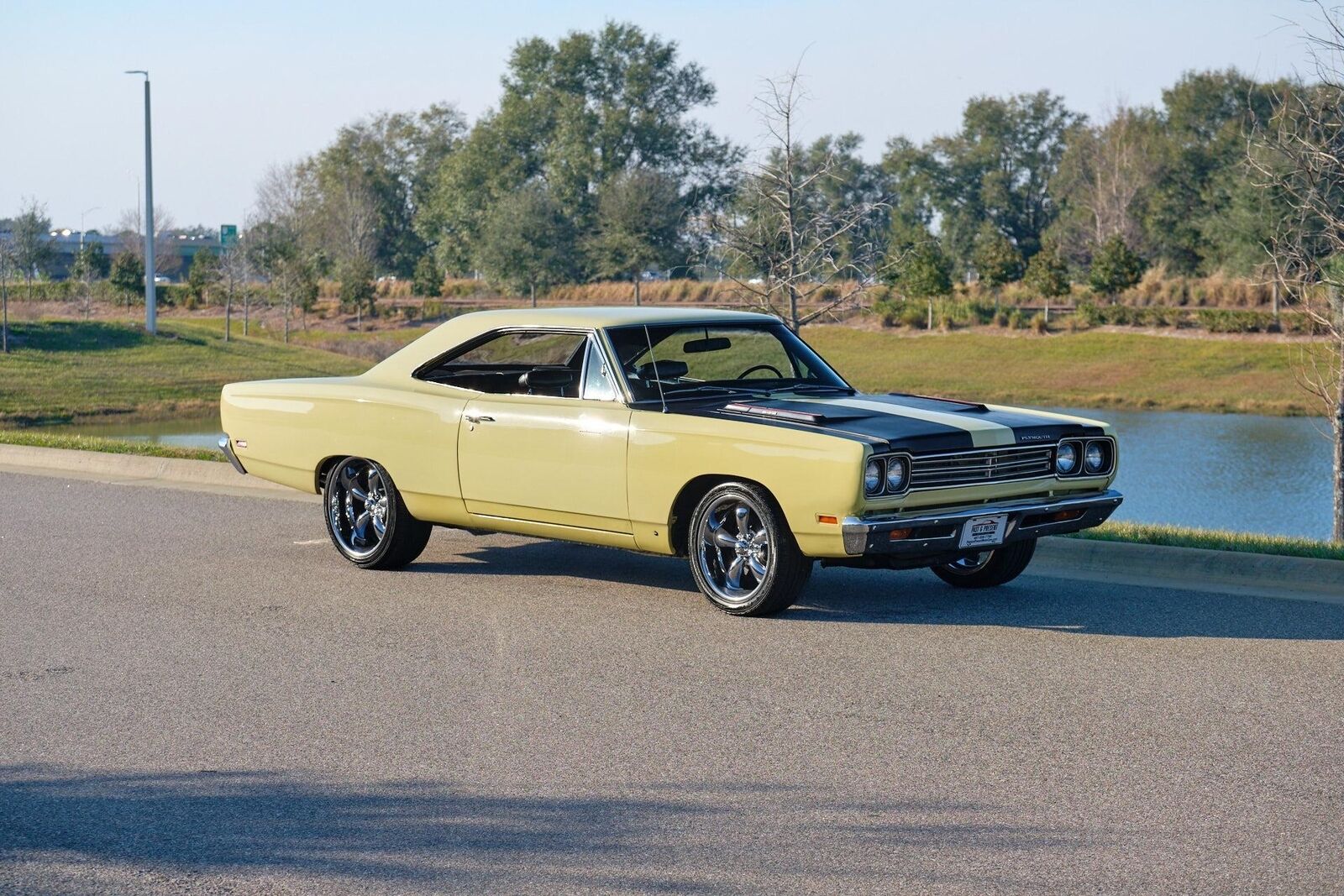 Plymouth-Road-Runner-1969-Yellow-Black-84066-8