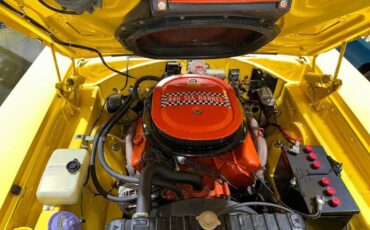 Plymouth-Road-Runner-1970-Yellow-Black-0-14