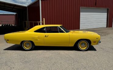 Plymouth-Road-Runner-1970-Yellow-Black-0-24