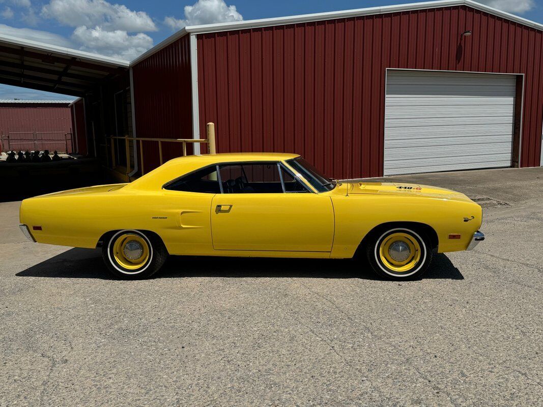 Plymouth-Road-Runner-1970-Yellow-Black-0-24