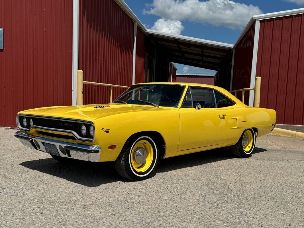 Plymouth-Road-Runner-1970-Yellow-Black-0-3