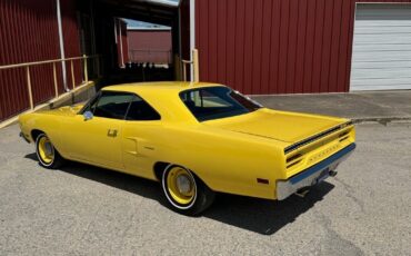 Plymouth-Road-Runner-1970-Yellow-Black-0-5