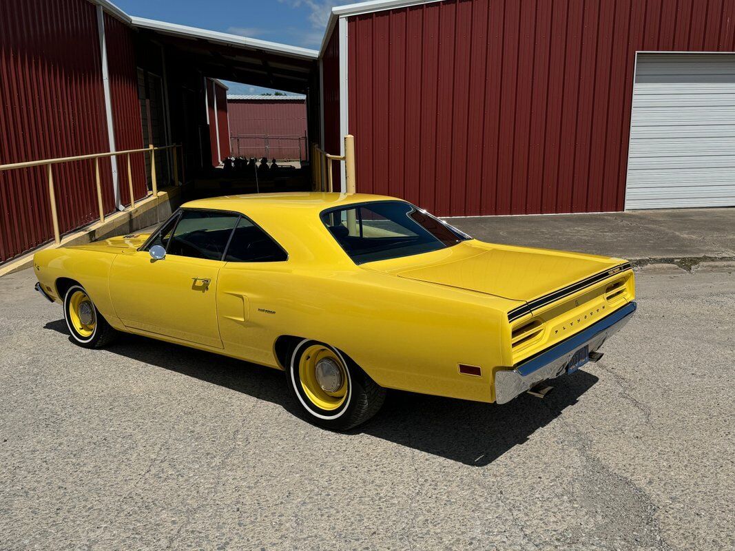 Plymouth-Road-Runner-1970-Yellow-Black-0-5