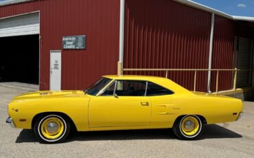 Plymouth-Road-Runner-1970-Yellow-Black-0-7