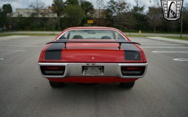 Plymouth-Road-Runner-1972-Red-Black-76128-6