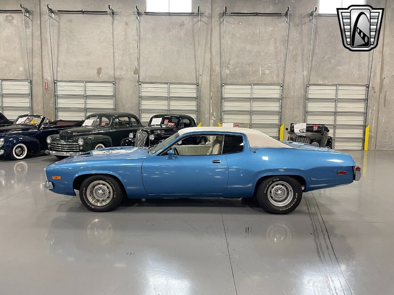 Plymouth-Road-Runner-1973-Blue-White-91604-3