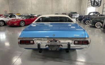 Plymouth-Road-Runner-1973-Blue-White-91604-4