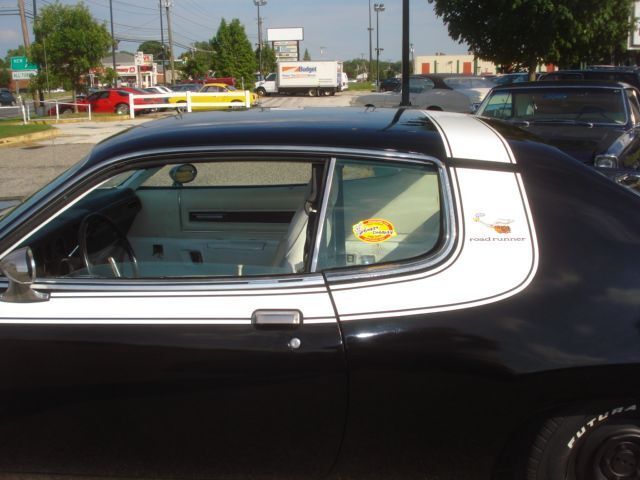 Plymouth-Road-Runner-Cabriolet-1974-Black-0-10