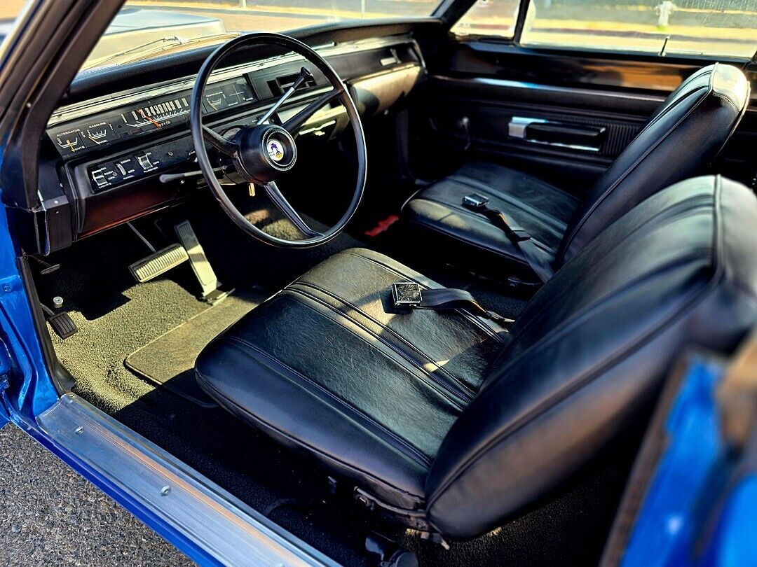 Plymouth-Road-Runner-Coupe-1968-Blue-Black-37358-31