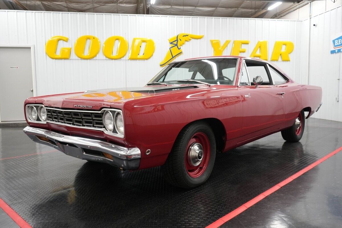 Plymouth-Road-Runner-Coupe-1968-Red-Black-0-1