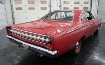 Plymouth-Road-Runner-Coupe-1968-Red-Black-0-15