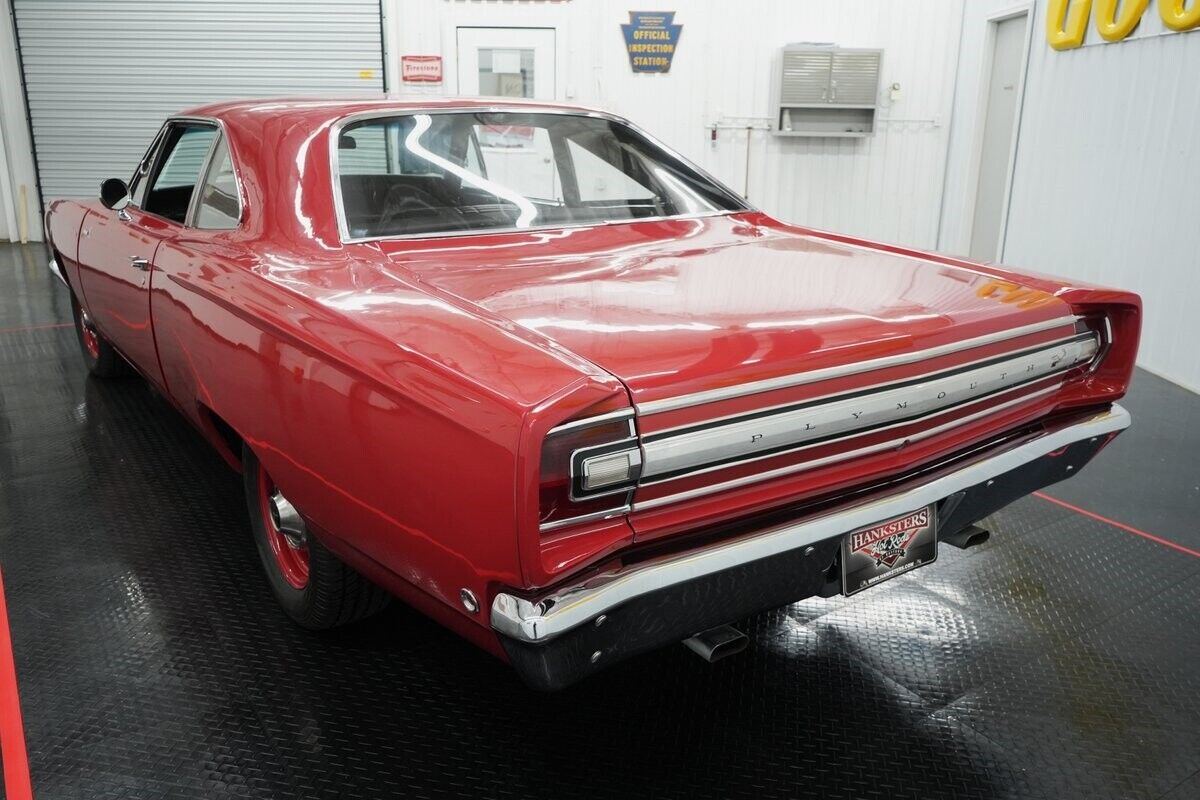 Plymouth-Road-Runner-Coupe-1968-Red-Black-0-6