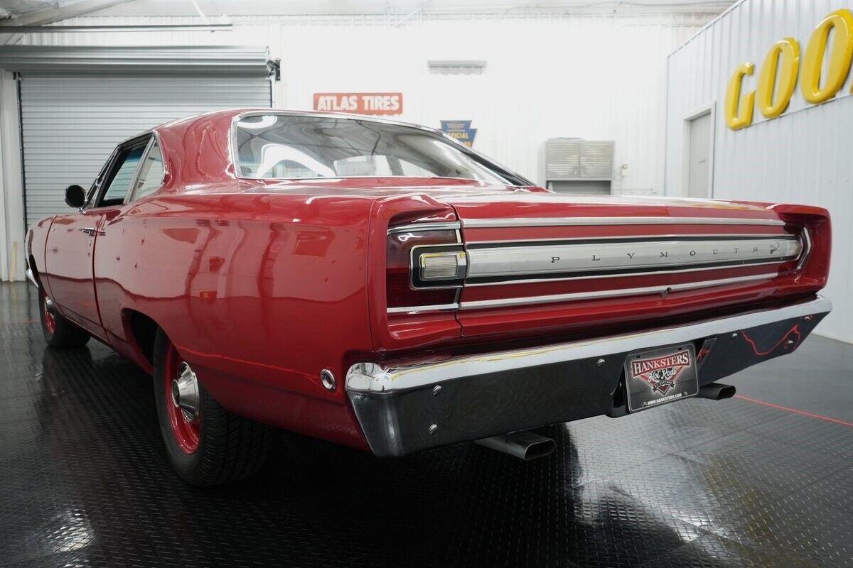 Plymouth-Road-Runner-Coupe-1968-Red-Black-0-7