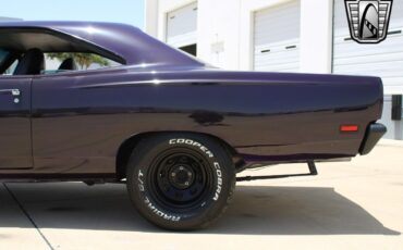 Plymouth-Road-Runner-Coupe-1969-Purple-Black-232-10