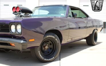 Plymouth-Road-Runner-Coupe-1969-Purple-Black-232-11