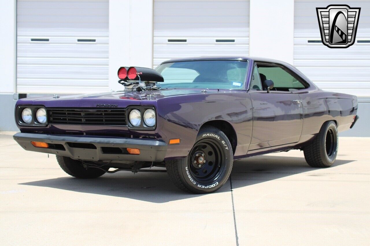 Plymouth-Road-Runner-Coupe-1969-Purple-Black-232-2