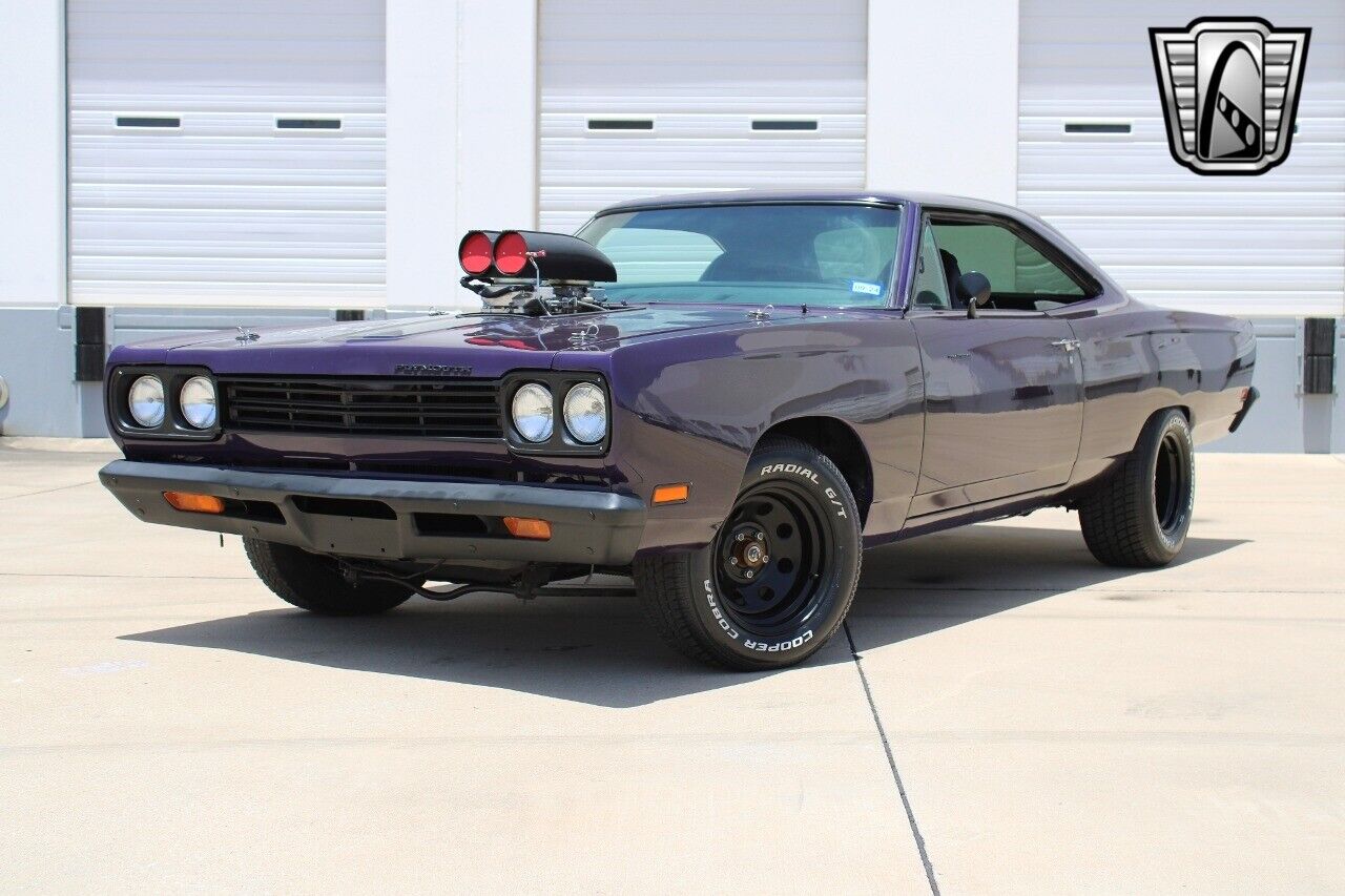 Plymouth-Road-Runner-Coupe-1969-Purple-Black-232-3