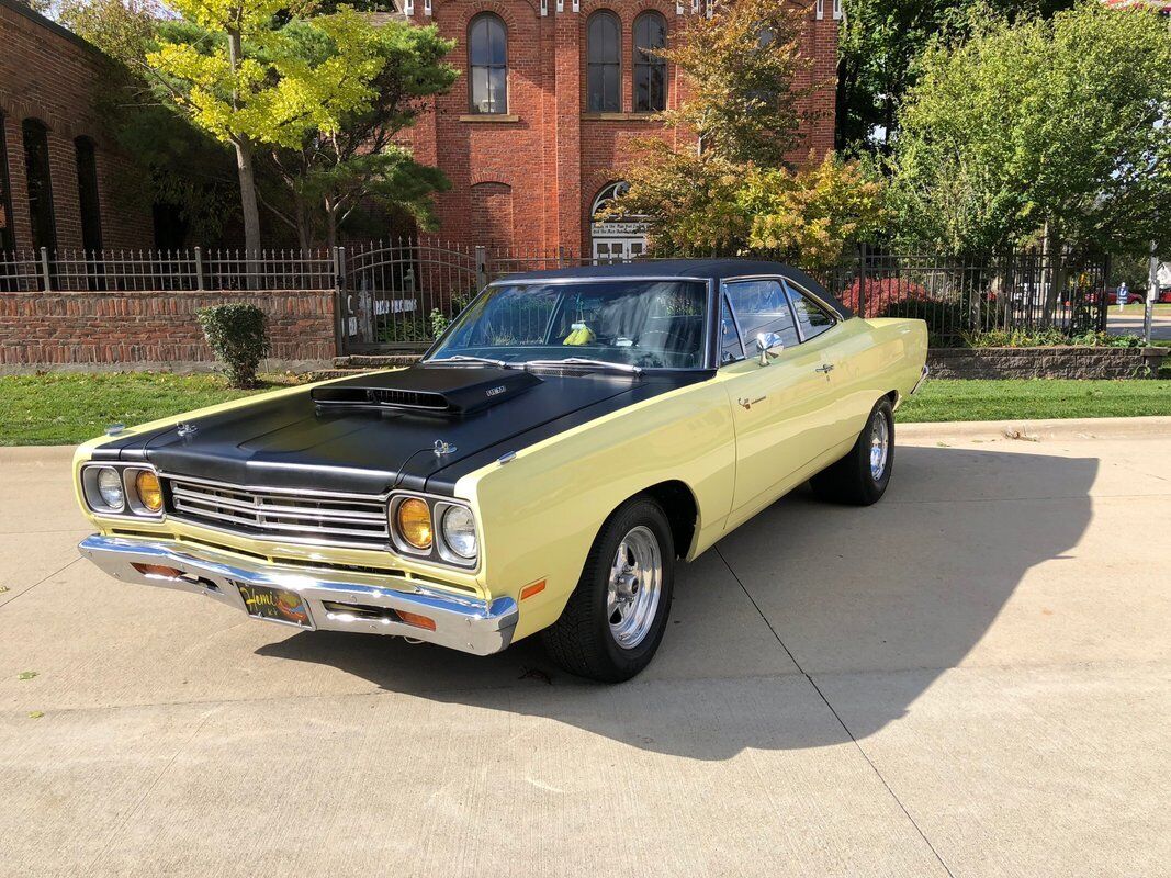 Plymouth-Road-Runner-Coupe-1969-Yellow-Black-80467-4