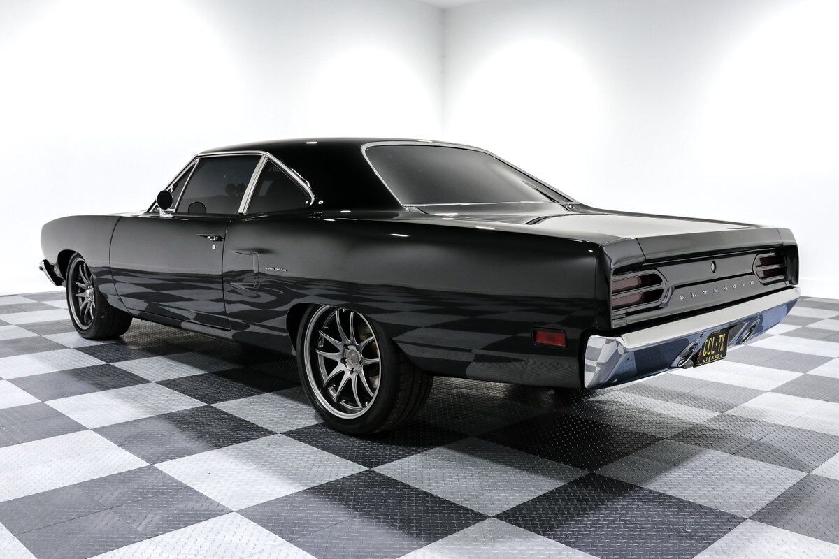 Plymouth-Road-Runner-Coupe-1970-Black-Black-151854-5