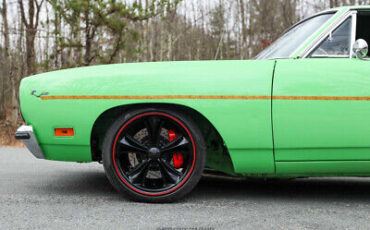 Plymouth-Road-Runner-Coupe-1970-Green-Black-2-3