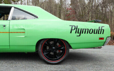 Plymouth-Road-Runner-Coupe-1970-Green-Black-2-4