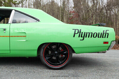 Plymouth-Road-Runner-Coupe-1970-Green-Black-2-4