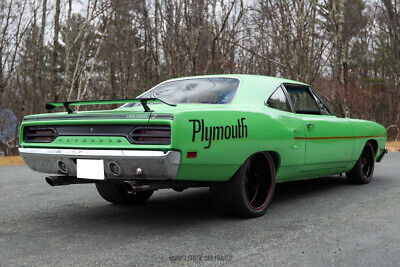 Plymouth-Road-Runner-Coupe-1970-Green-Black-2-7