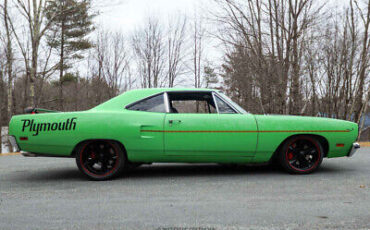 Plymouth-Road-Runner-Coupe-1970-Green-Black-2-8