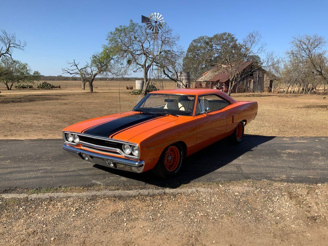 Plymouth-Road-Runner-Coupe-1970-Orange-White-0-10