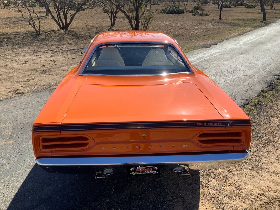 Plymouth-Road-Runner-Coupe-1970-Orange-White-0-4