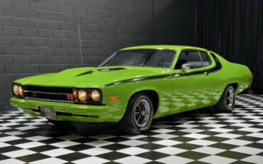 Plymouth-Road-Runner-Coupe-1973-Green-Black-0-2