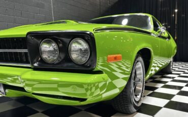 Plymouth-Road-Runner-Coupe-1973-Green-Black-0-30