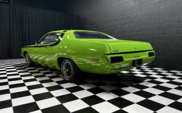 Plymouth-Road-Runner-Coupe-1973-Green-Black-0-37