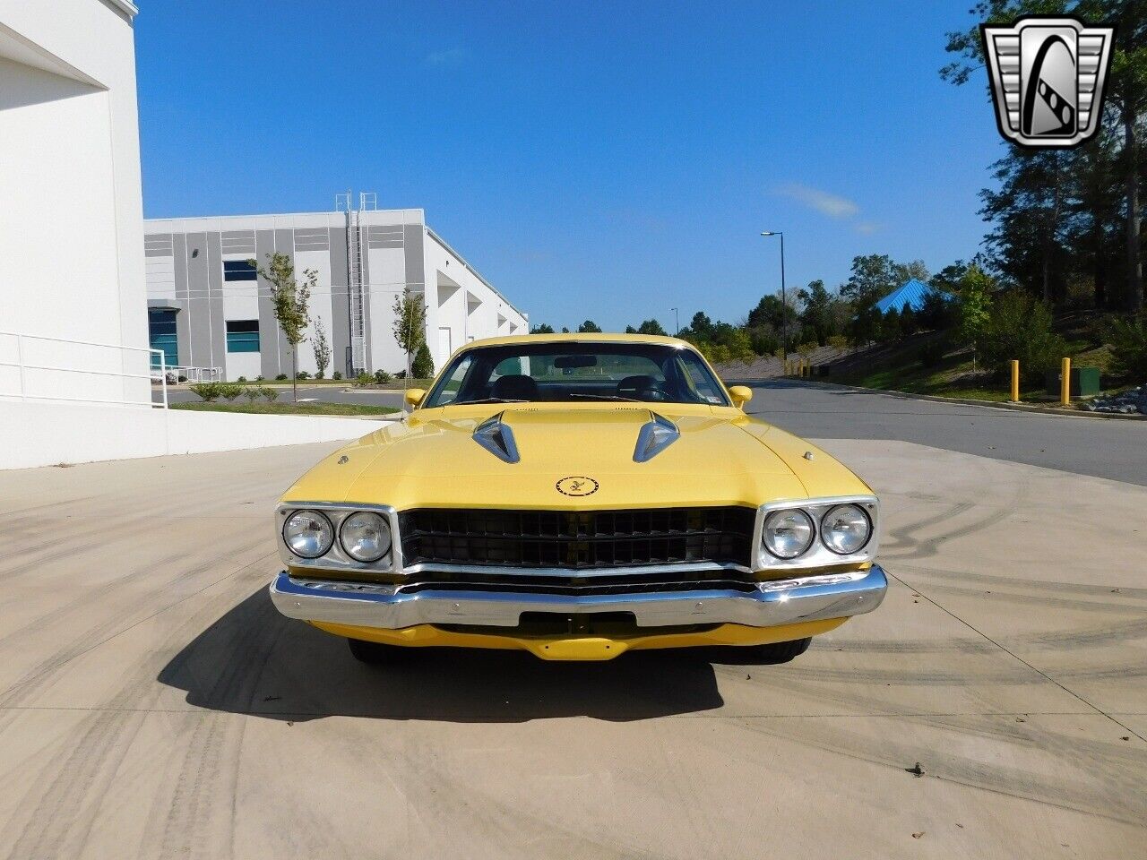 Plymouth-Road-Runner-Coupe-1973-Yellow-Black-92656-3