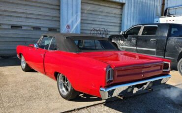 Plymouth-Road-runner-1969-red-8047-4