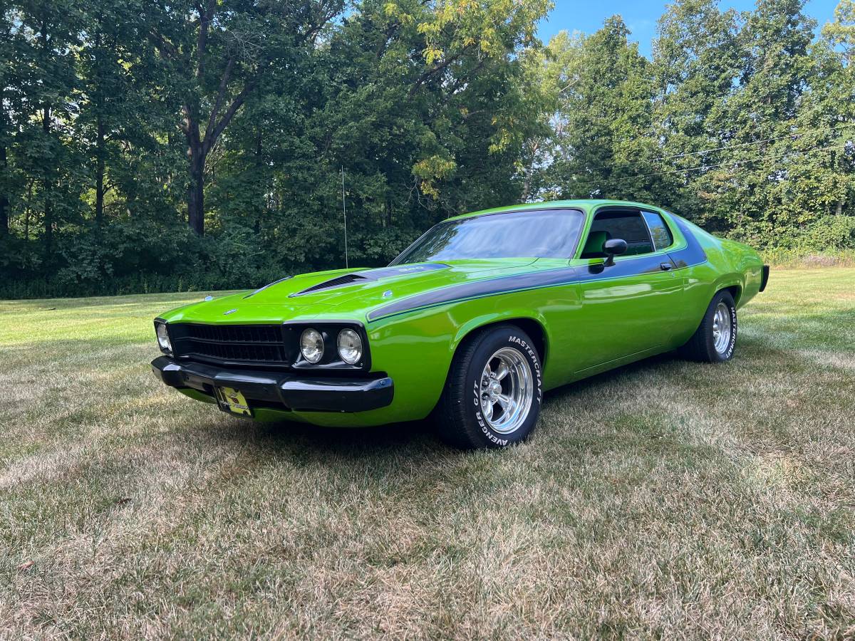 Plymouth-Roadrunner-1974-green-160932-11