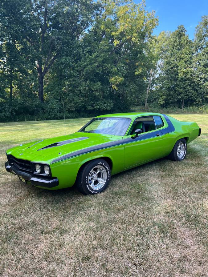 Plymouth-Roadrunner-1974-green-160932-12