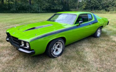 Plymouth-Roadrunner-1974-green-160932-14